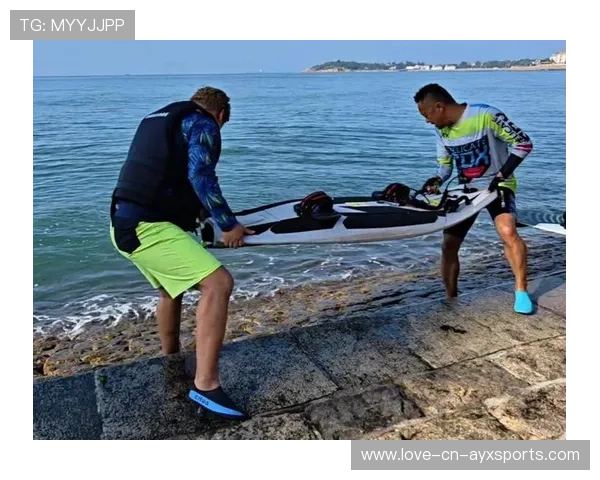 冲浪团队与环保基金会合作研发可回收冲浪板