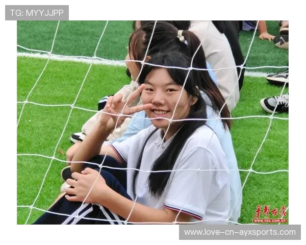 游泳队集体日晒合照好绝：青春与汗水交织成最美记忆