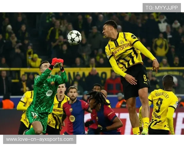 曼城中路一脚撕裂传球带来绝佳单刀局面