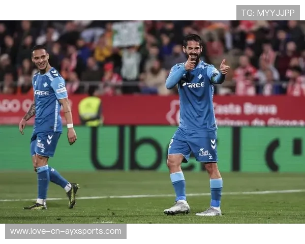 伊斯科晃过防守后低射稳稳进网