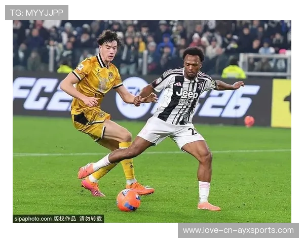 尤文图斯依靠精准直塞多次威胁门框,展现团队强大进攻实力 尤文图斯依靠精准直塞多次威胁门框,展现团队强大进攻实力