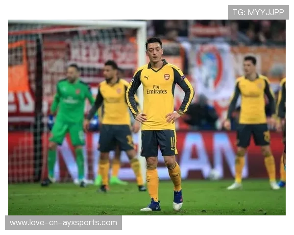 厄德高弧顶分球，阿森纳肋部打穿防线，阿森纳雪藏厄齐尔