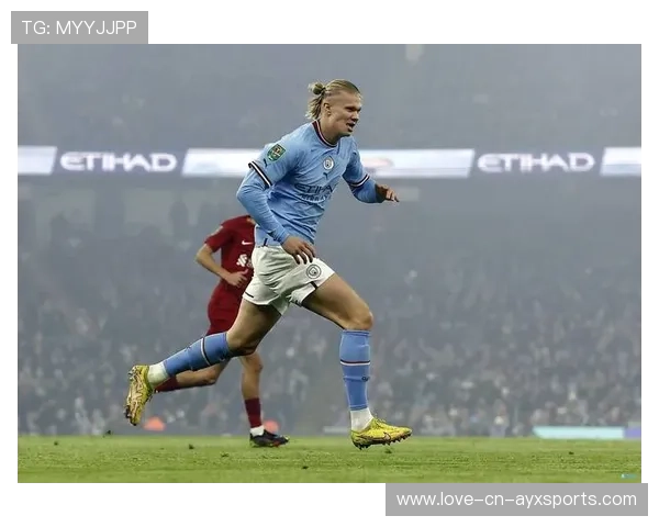 多特哈兰德外脚背弧线命中，演绎足球的极致魅力